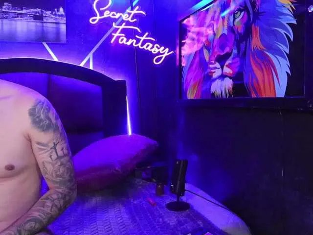 Freechat KikiandMax on BongaCams