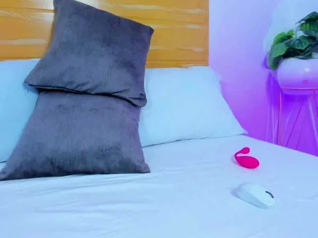 Offline kitty-sweeety on BongaCams