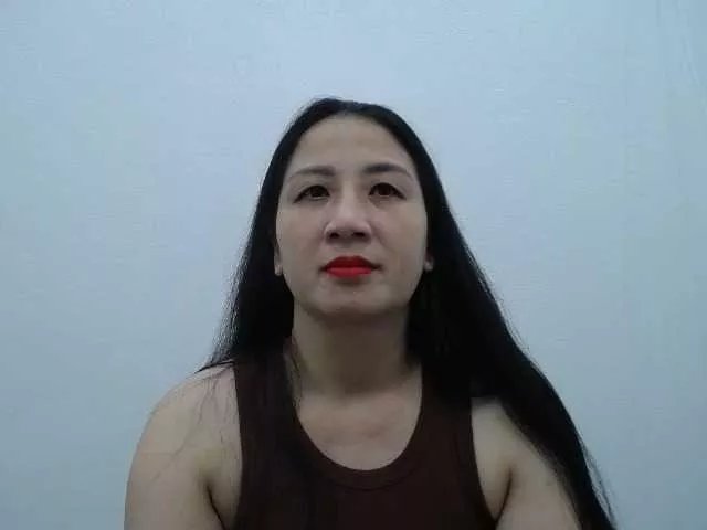 Offline Lady-Young on BongaCams