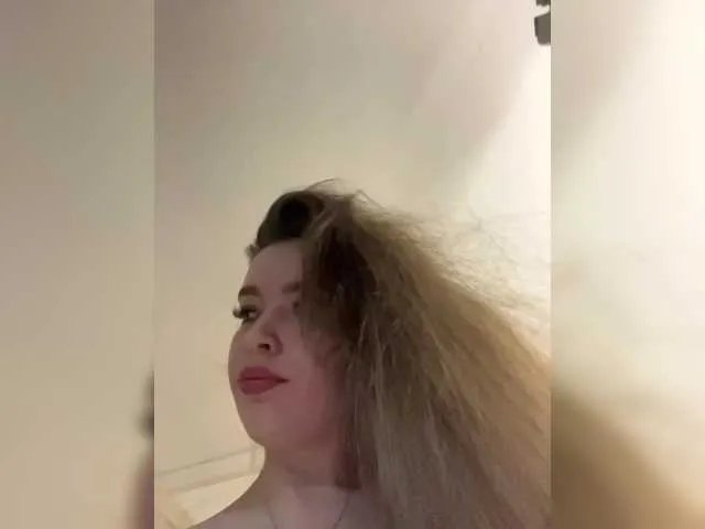 Offline LadyEmily on BongaCams