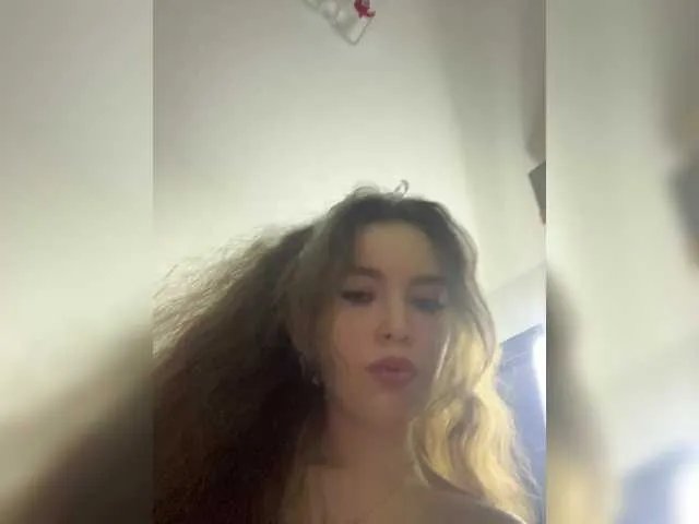 Offline LadyEmily on BongaCams