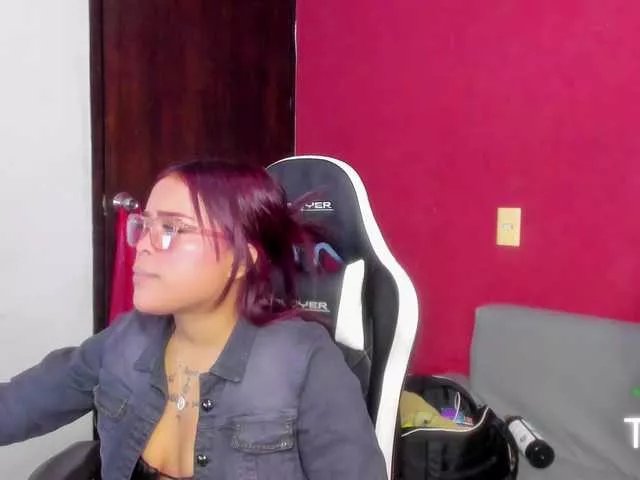 Offline Latinbrunne on BongaCams