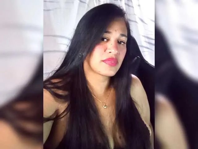 Offline Letty33 on BongaCams