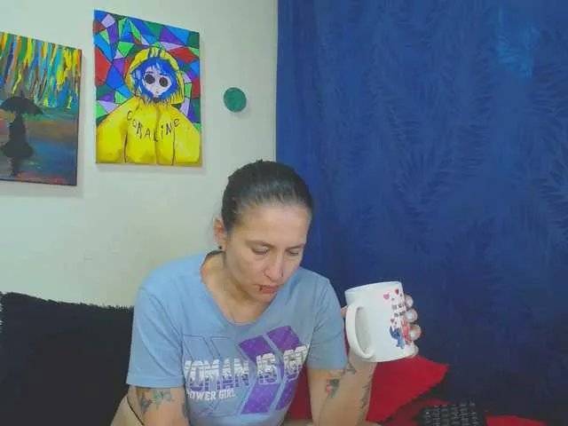 Offline leyla-hot on BongaCams