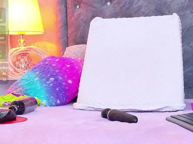 Offline LiaTeylor on BongaCams