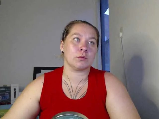 Offline Lilye on BongaCams