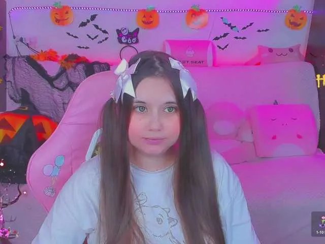 LittleKitsune on BongaCams 