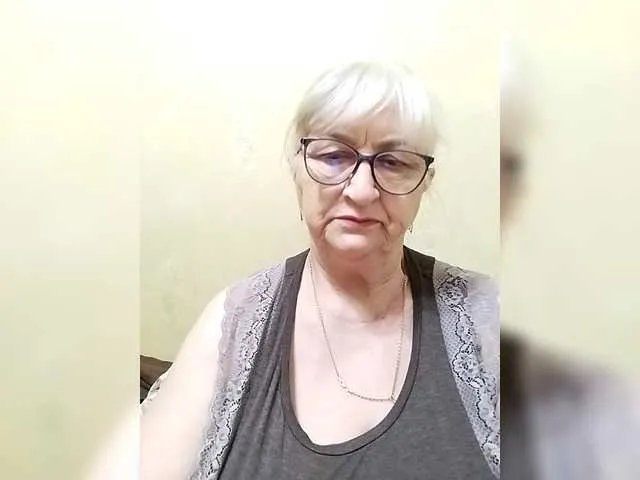 Freechat LolkaAlyss on BongaCams