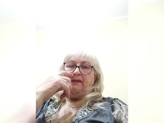 Freechat LolkaAlyss on BongaCams