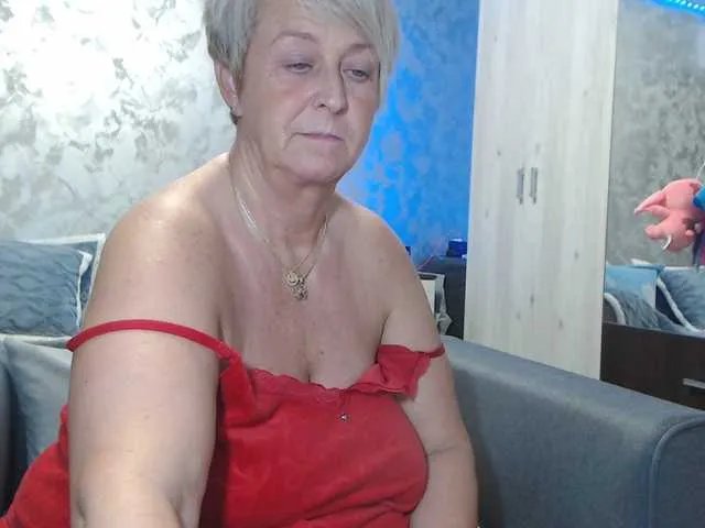 Offline LovePinkLilli on BongaCams