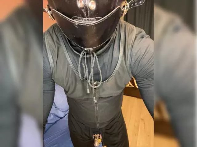 Freechat MadmenLovers on BongaCams