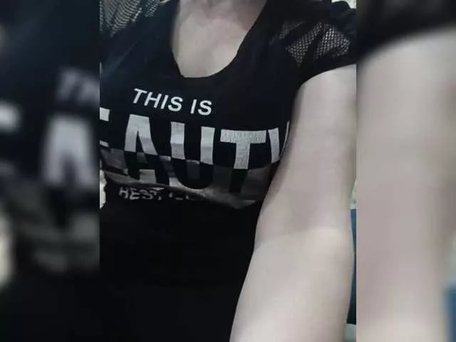 Offline marinaWQ on BongaCams