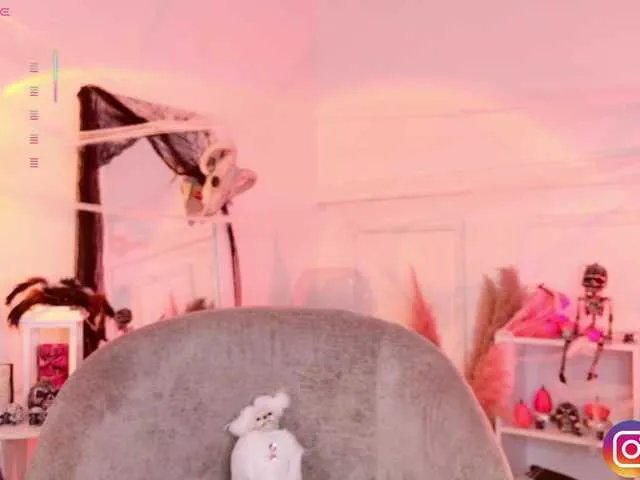 Offline MelyTaylor on BongaCams