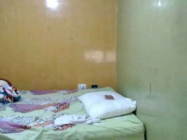 Offline mia-naughty on BongaCams