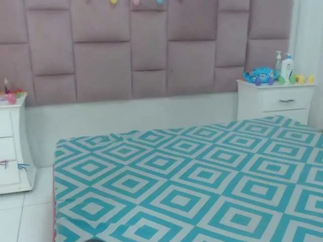 Offline Michaelandscarlett11 on BongaCams