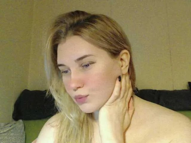 Offline MissLilyAbrams on BongaCams