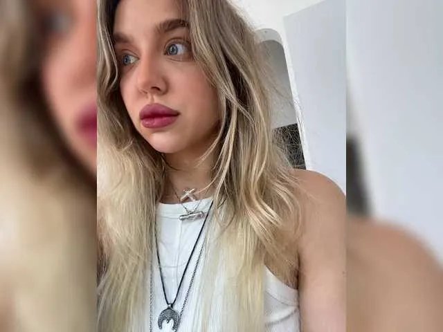 Offline MistressX555 on BongaCams