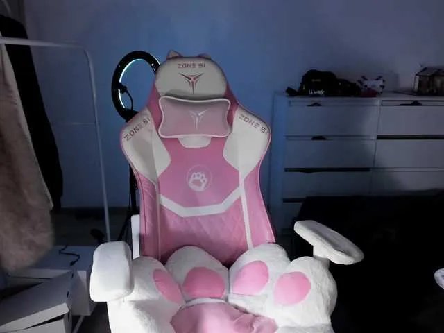 Freechat mnepohuyy on BongaCams