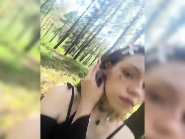 Offline Molly-and-Ewa on BongaCams