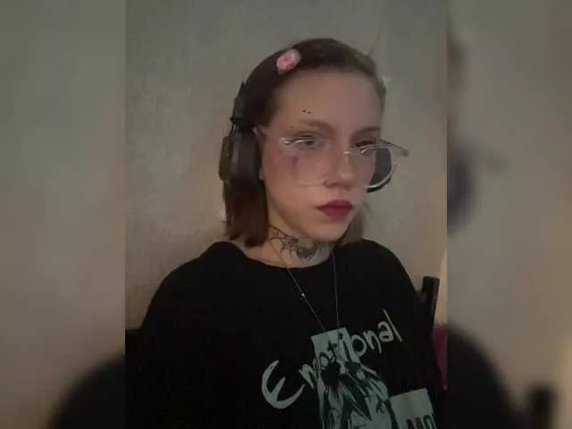 Offline Molly-and-Ewa on BongaCams