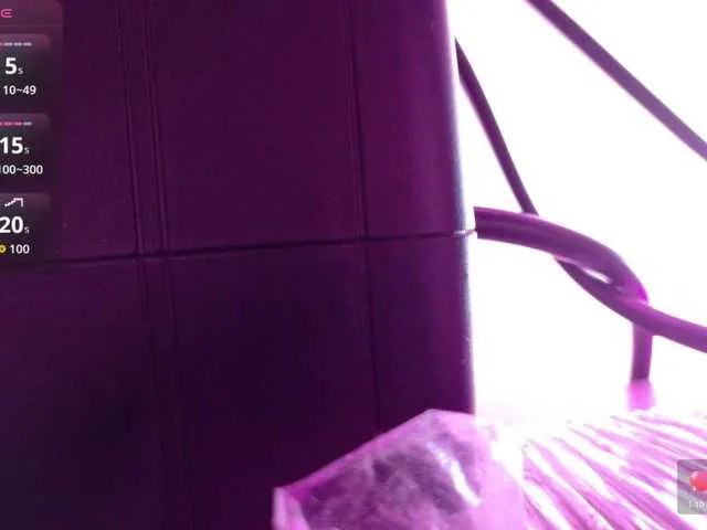 Offline playfulcurvy on BongaCams