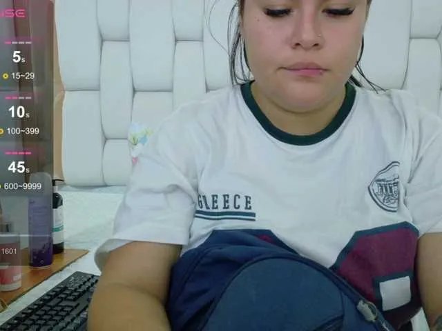 Offline playfulcurvy on BongaCams