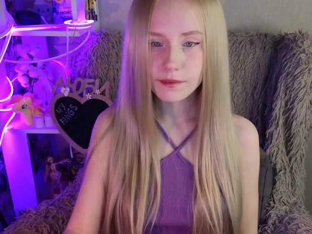 Offline plushsara on BongaCams