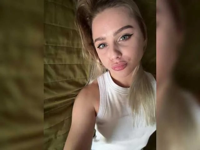 Offline PrettyKatea on BongaCams