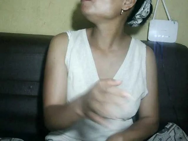 Freechat Pussy01lips on BongaCams