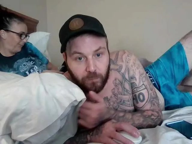 Offline Raynliz85 on BongaCams