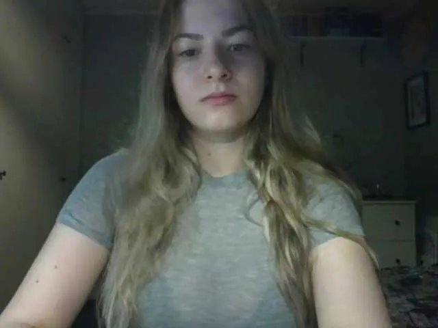 Offline RosieJune on BongaCams