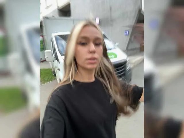 Offline serotoninnn1 on BongaCams