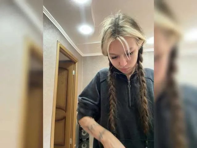 Offline serotoninnn1 on BongaCams