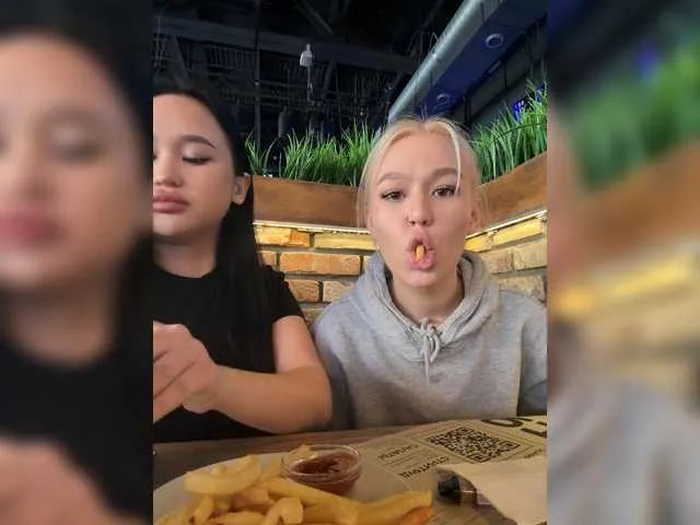 Offline serotoninnn1 on BongaCams