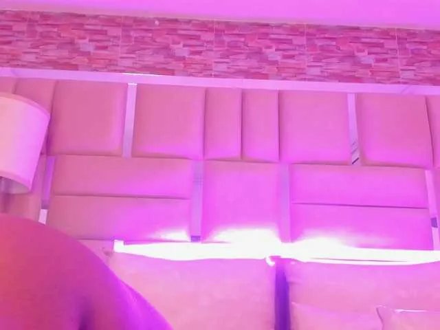Offline ShaniaBrown on BongaCams
