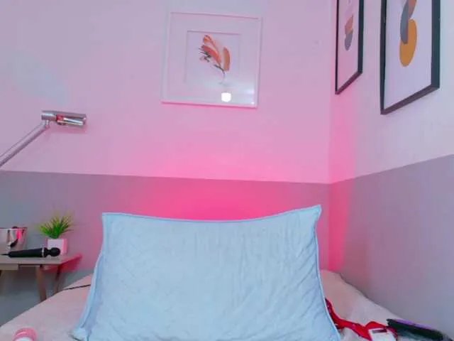 Freechat skinnyprinces on BongaCams