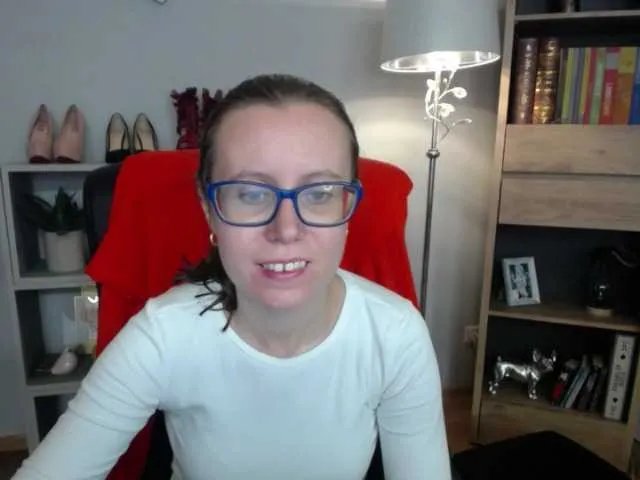 Offline sparkleLizzy on BongaCams