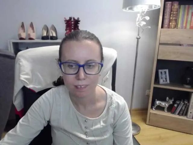 Offline sparkleLizzy on BongaCams