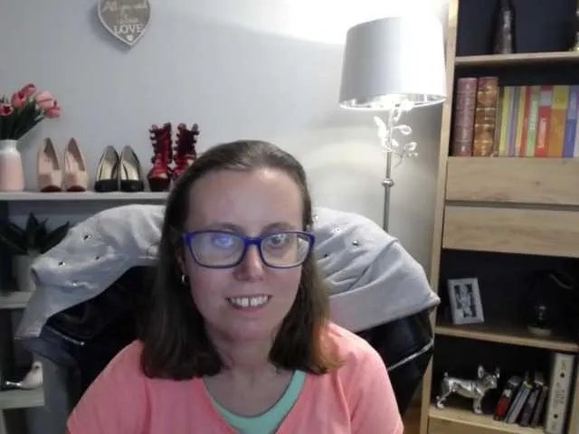 Offline sparkleLizzy on BongaCams