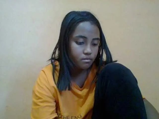 Offline SunsetMonica on BongaCams