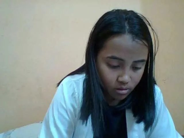 Offline SunsetMonica on BongaCams