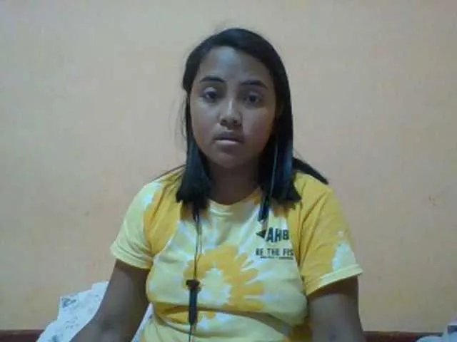 Offline SunsetMonica on BongaCams