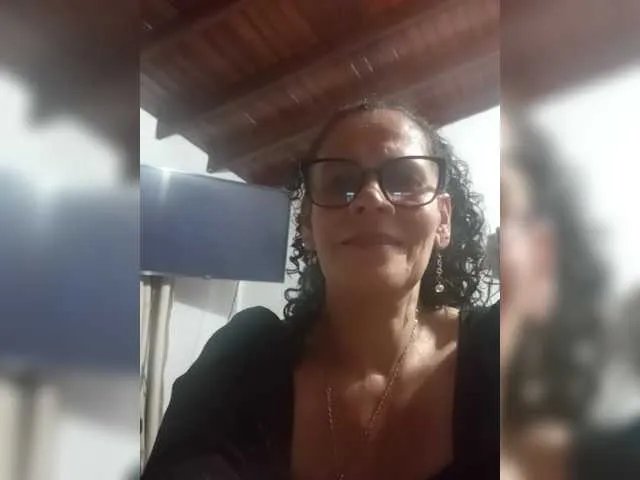 Offline Taniamilf69 on BongaCams