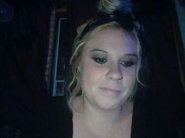 Offline TheGirlfromtheinternet on BongaCams