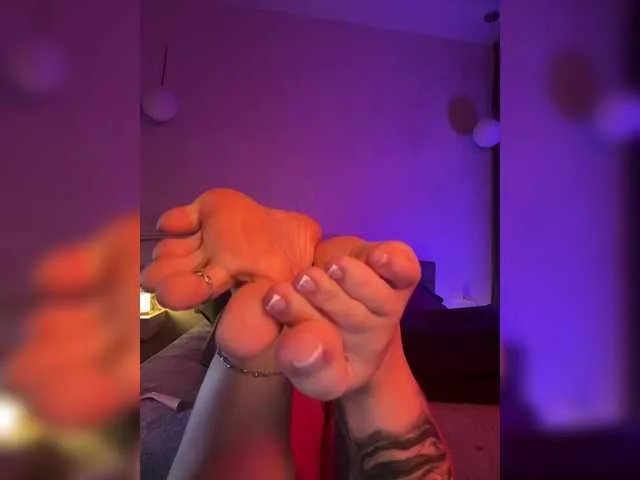 Freechat WhoreMira on BongaCams