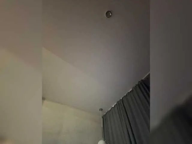 Freechat WhoreMira on BongaCams