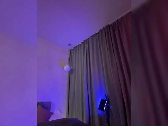 Freechat WhoreMira on BongaCams