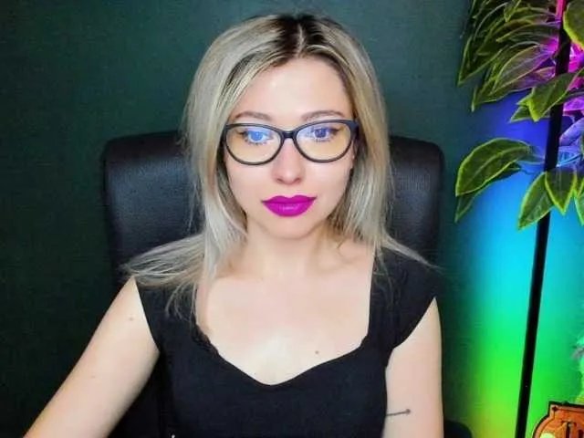 Offline xxHeidiLove on BongaCams