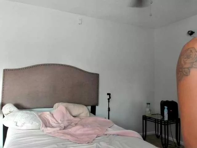 Offline Yiauana on BongaCams