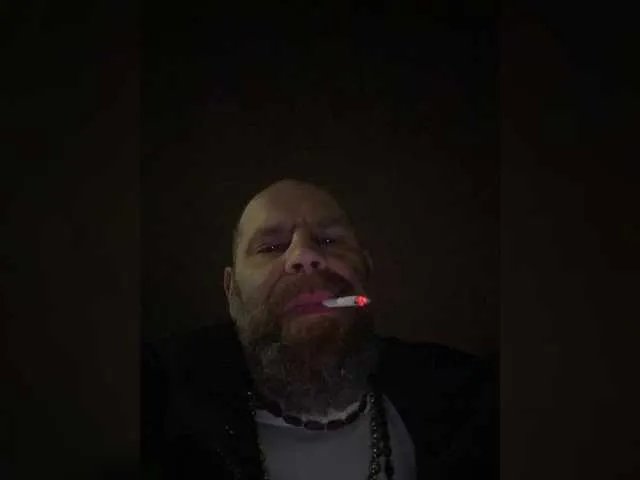 Offline YuGoVi on BongaCams